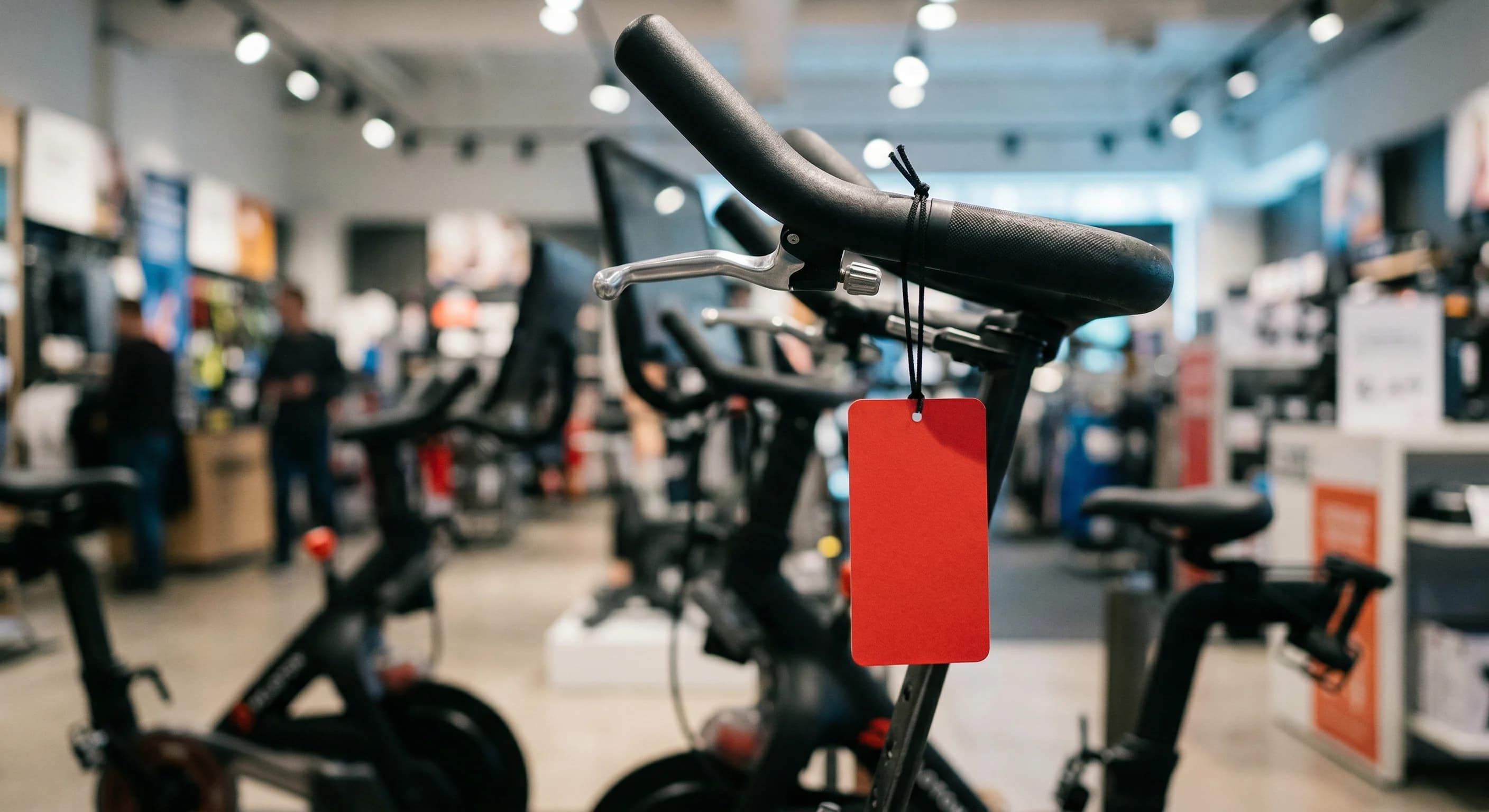 Træningsudstyr illustreret med fiktive tilbudspriser