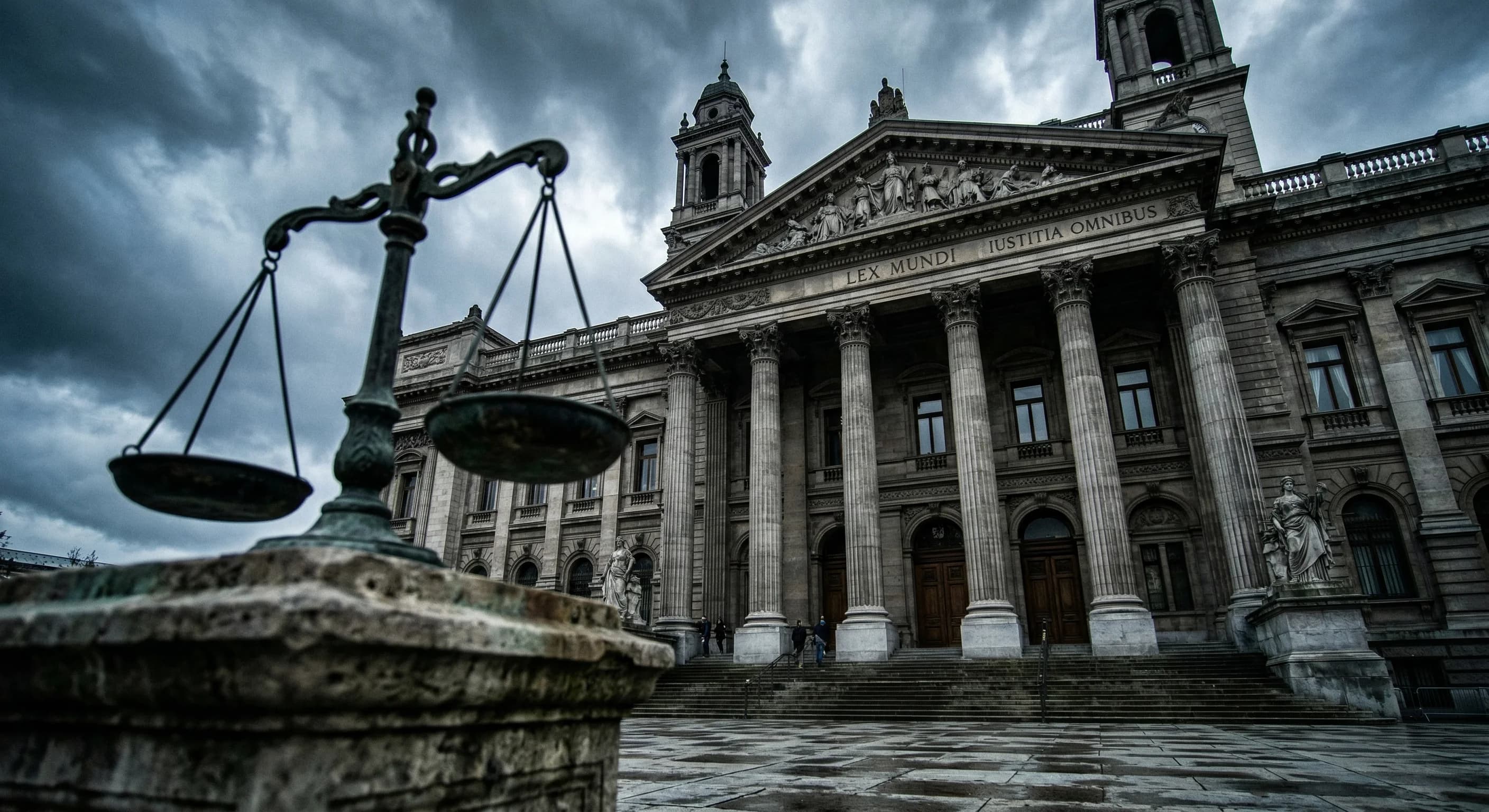 EU vedtager skærpede regler mod korruption og baner vej for Ukraine-domstol