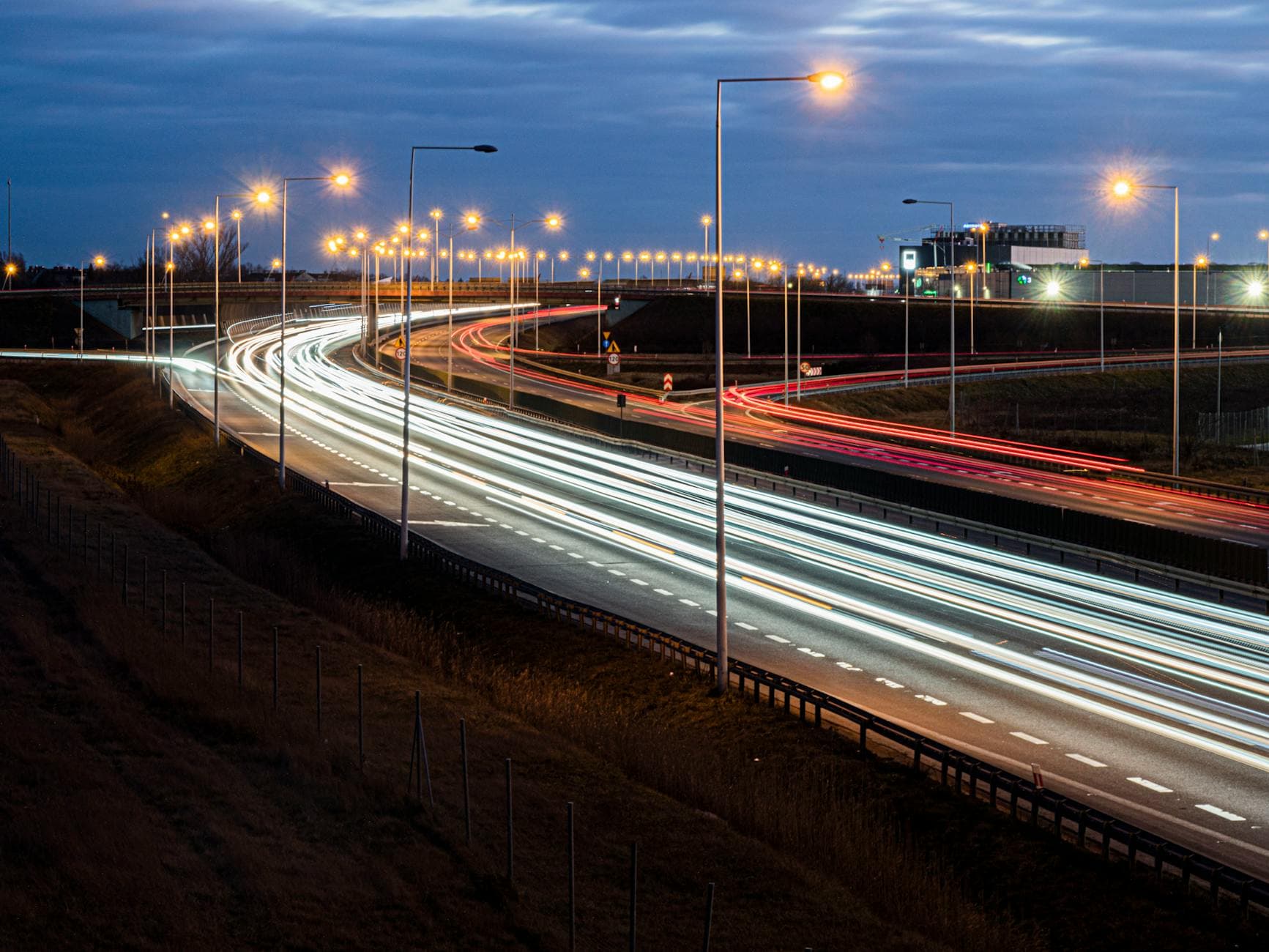 Transportsektoren i Transformation: Nye Motorveje, Grøn Omstilling og Selvkørende Teknologier